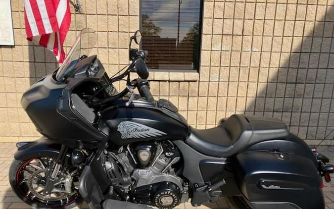 2021 Indian Motorcycle® Challenger® Dark Horse Thunder Black Smoke