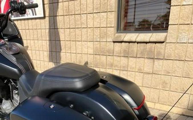 2021 Indian Motorcycle® Challenger® Dark Horse Thunder Black Smoke