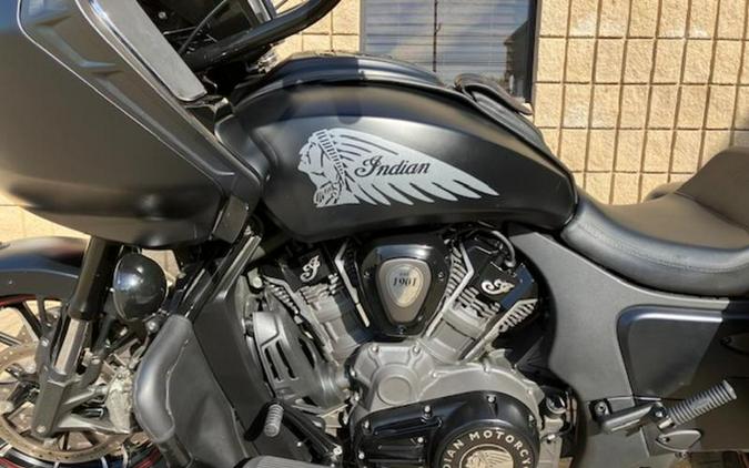 2021 Indian Motorcycle® Challenger® Dark Horse Thunder Black Smoke