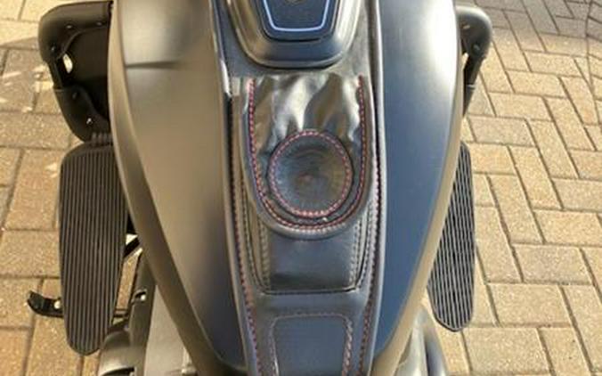 2021 Indian Motorcycle® Challenger® Dark Horse Thunder Black Smoke