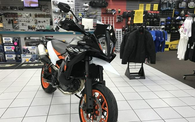 2024 KTM 890 SMT