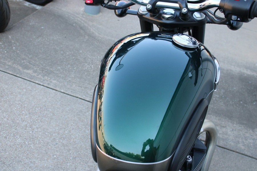 2024 Triumph Bonneville T100 Competition Green/Ironstone