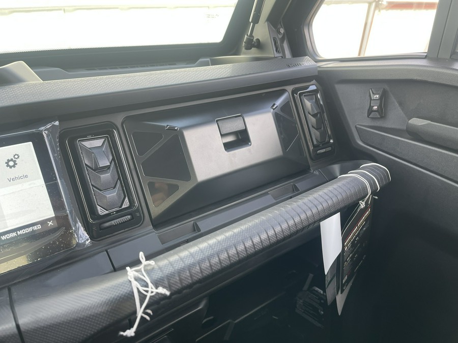 2026 Can-Am Defender MAX Limited HD11