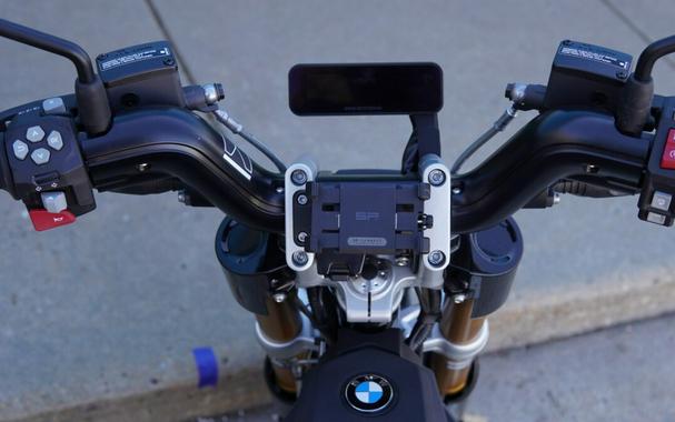 2025 BMW Motorrad CE 02