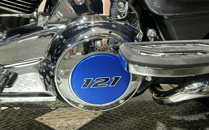 2026 Harley-Davidson® CVO Street Glide Limited ELECTRIC COAST W/ PINSTRIPE