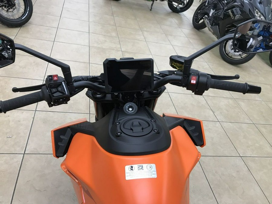 2024 KTM 990 Duke