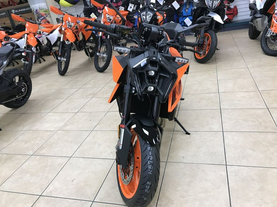 2024 KTM 990 Duke