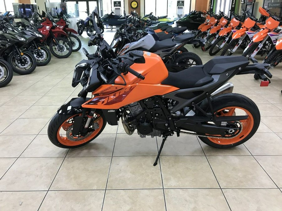 2024 KTM 990 Duke