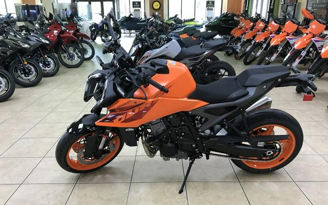 2024 KTM 990 Duke