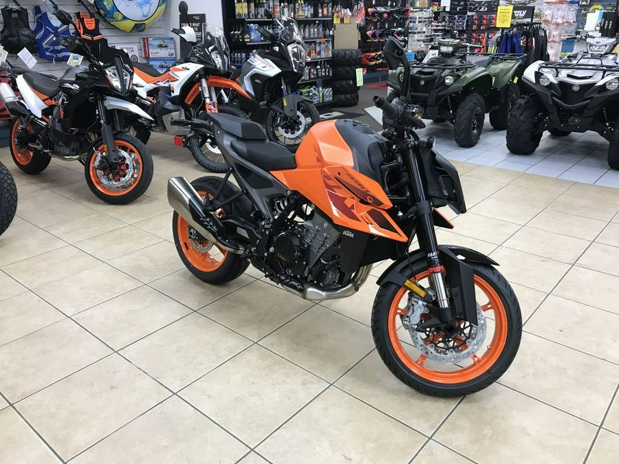 2024 KTM 990 Duke