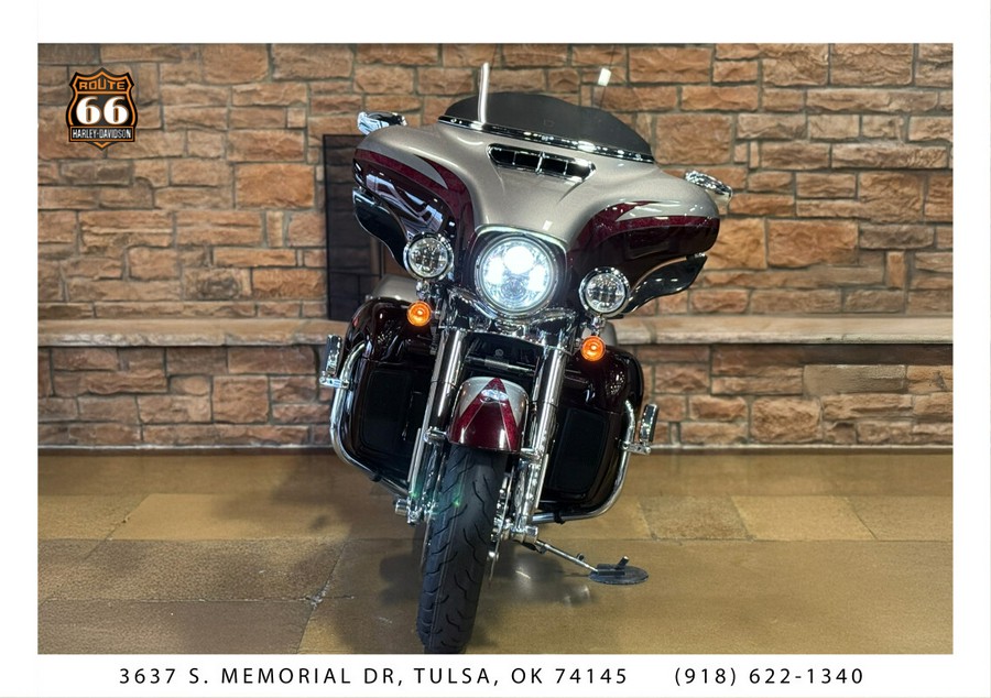 2015 Harley-Davidson® CVO™ Ultra Limited Two-Tone Palladium Silver/Typhoon Maroon