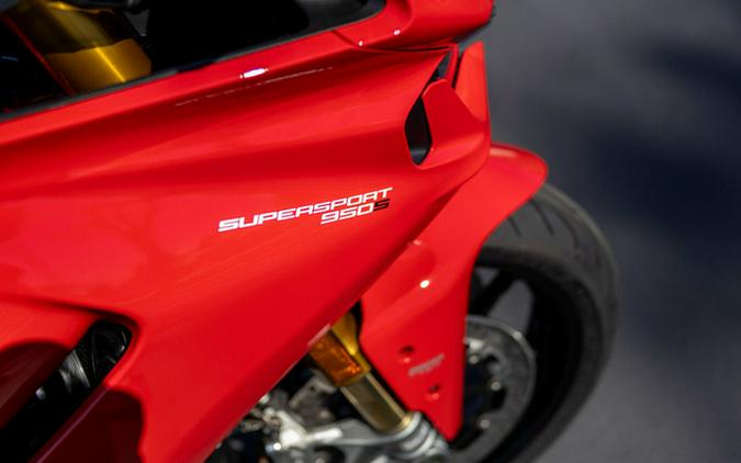 2024 Ducati Supersport 950 S Red