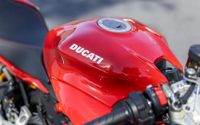 2024 Ducati Supersport 950 S Red