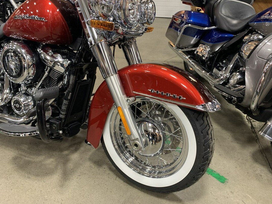 Harley-Davidson Deluxe 2018 FLDE Wicked Red/Twisted Cherry