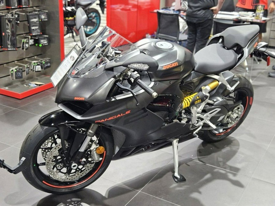 2024 Ducati Panigale V2 Black on Black V2