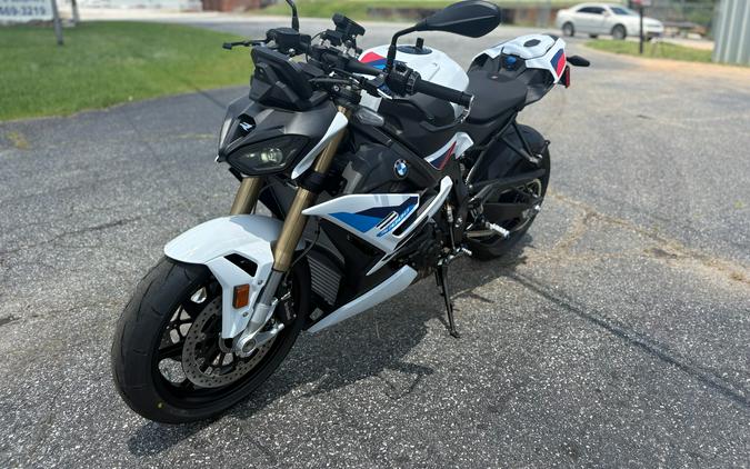 2026 BMW S 1000 R