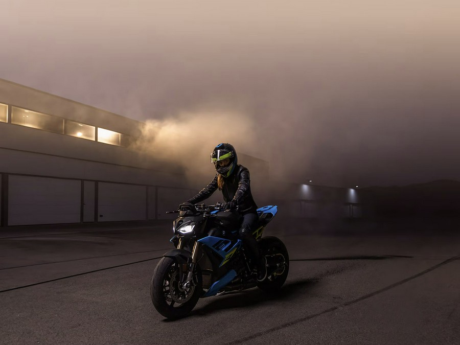 2026 BMW S 1000 R