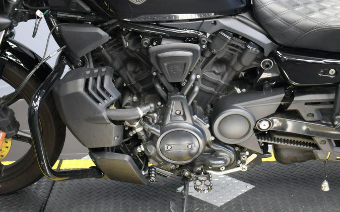 2025 Harley-Davidson® Nightster® Vivid Black