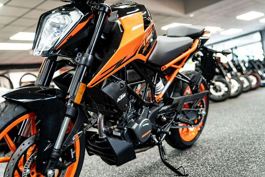 2023 KTM 200 Duke