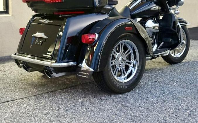 2016 Harley-Davidson® Tri Glide® Ultra FLHTCUTG