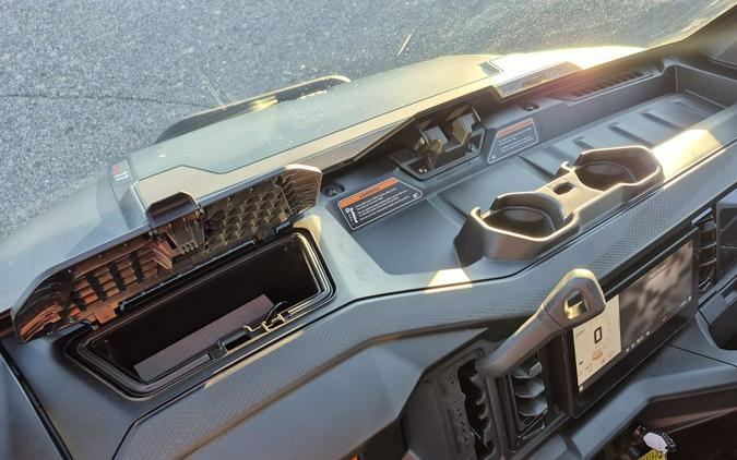 2026 Can-Am® Defender MAX XT CAB HD11 With 10.25 in.display