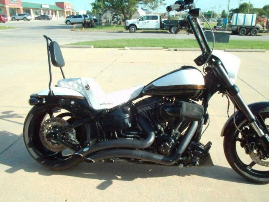 2016 Harley-Davidson® FXSE CVO PRO STREET BEAKOUT