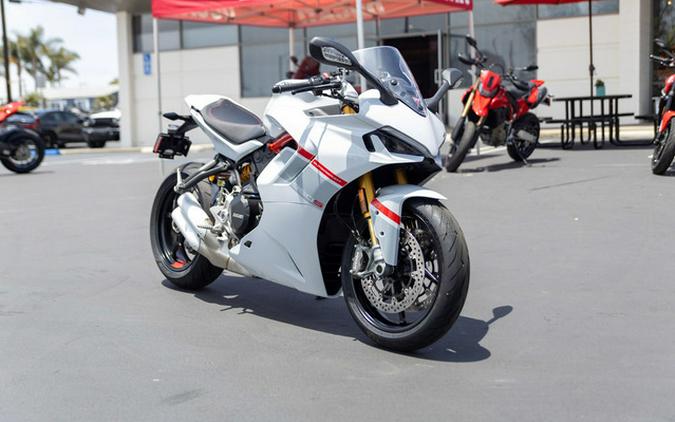 2024 Ducati Supersport 950 S White Stripe