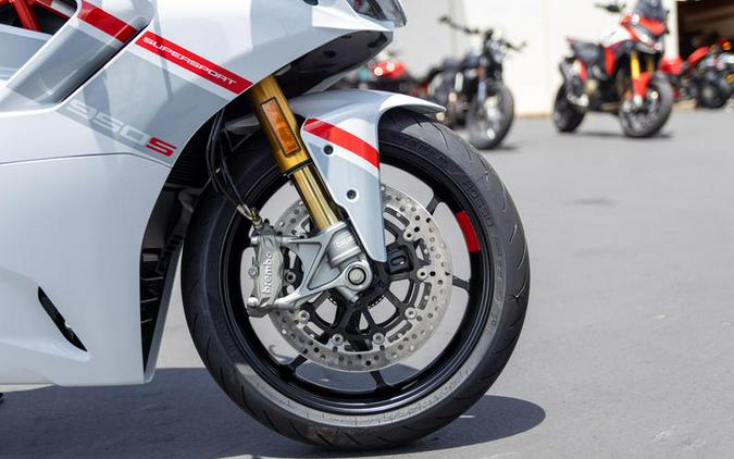 2024 Ducati Supersport 950 S White Stripe