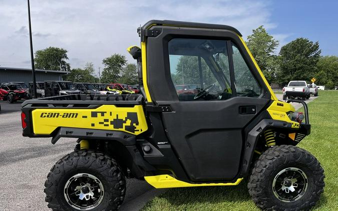 2019 Can-Am® Defender X™ mr HD10