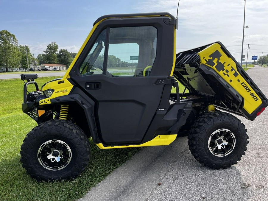 2019 Can-Am® Defender X™ mr HD10