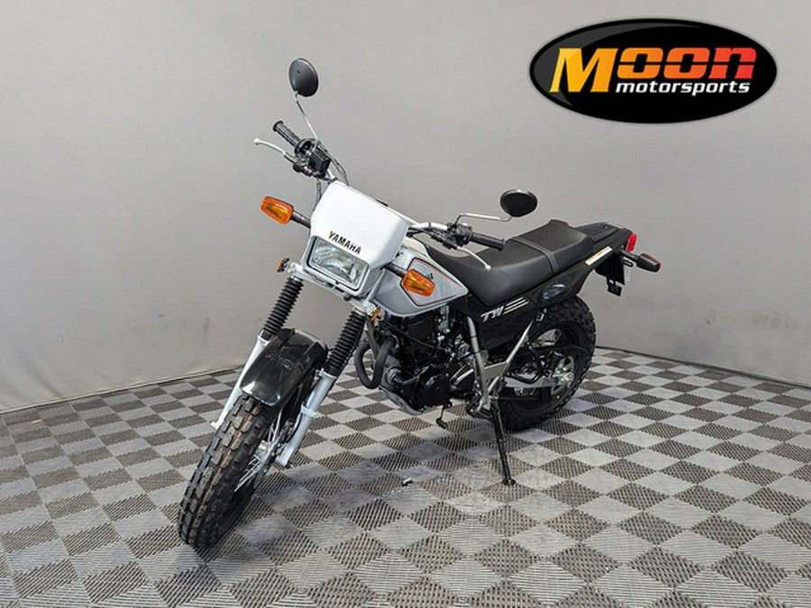 2024 Yamaha TW200 200 GALLANT GRAY