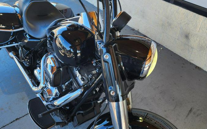 2015 Harley-Davidson Road King Vivid Black