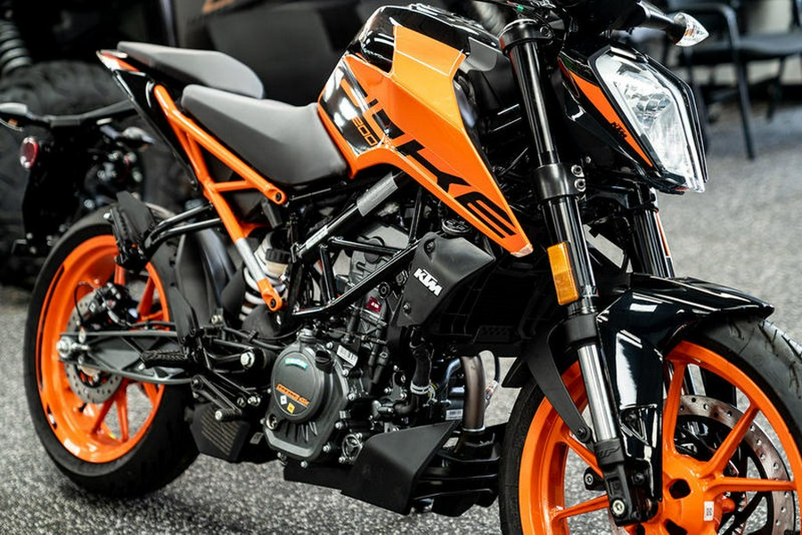 2023 KTM 200 Duke