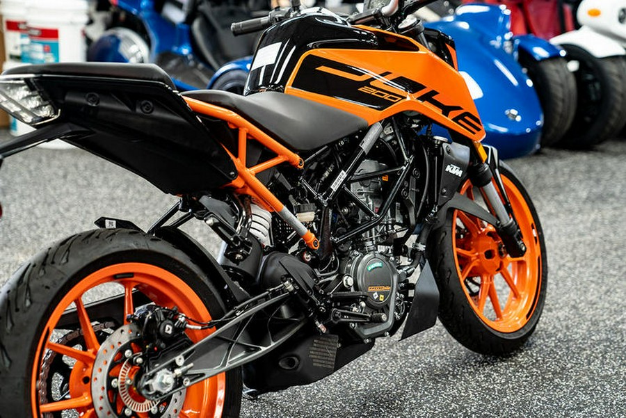 2023 KTM 200 Duke