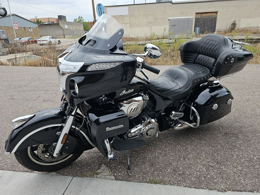 2018 Indian Motorcycle® Roadmaster® ABS Thunder Black