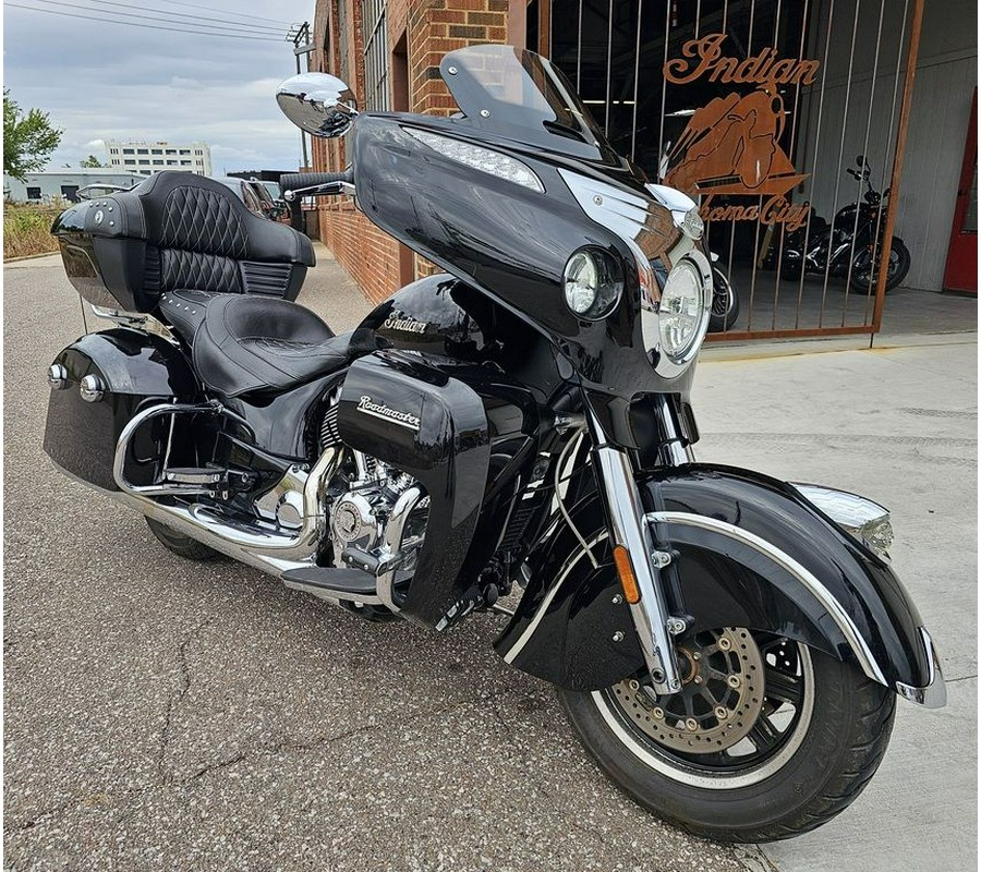 2018 Indian Motorcycle® Roadmaster® ABS Thunder Black