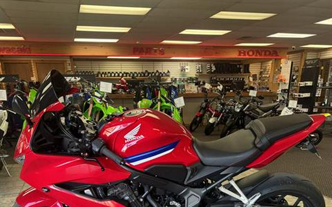 2025 Honda CBR650R E-Clutch