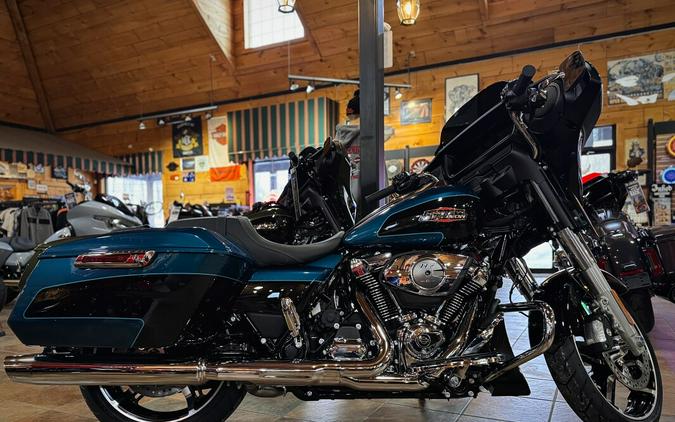 2026 Harley-Davidson® Street Glide® Teal Thunder / Vivid Black Chrome Trim