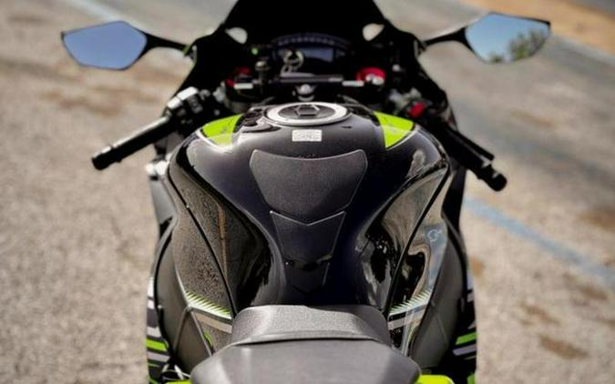 2017 Kawasaki Ninja® ZX™-10R ABS KRT Edition