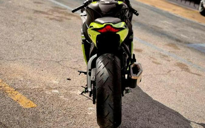 2017 Kawasaki Ninja® ZX™-10R ABS KRT Edition