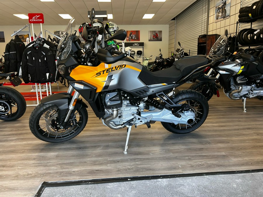 2024 Moto Guzzi Stelvio