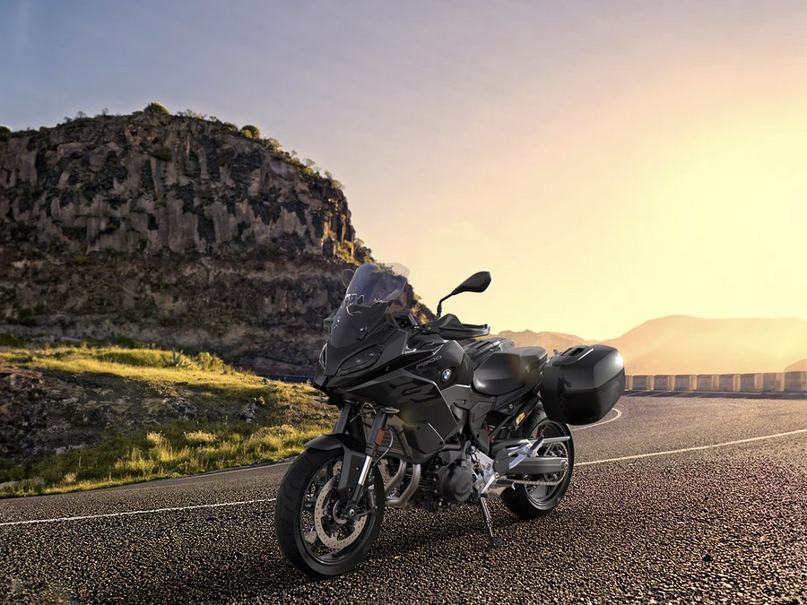 2026 BMW F 900 XR