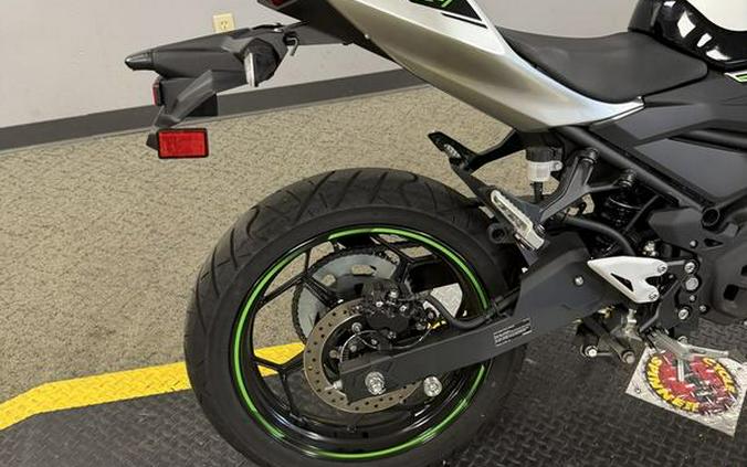 2024 Kawasaki Z e-1 ABS