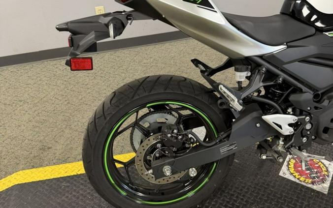 2024 Kawasaki Z e-1 ABS