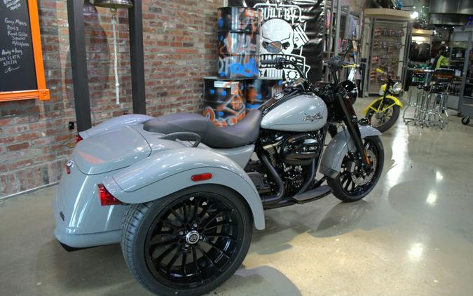 2024 Harley-Davidson Freewheeler Billiard Grey