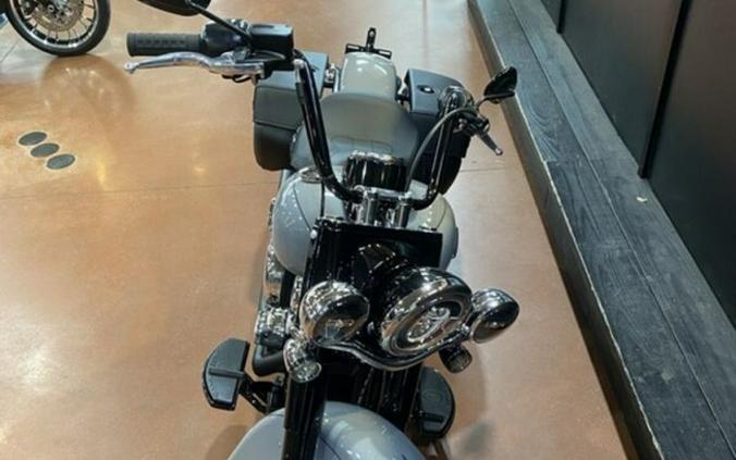 2026 Harley-Davidson Heritage Classic in Dark Billiard Gray