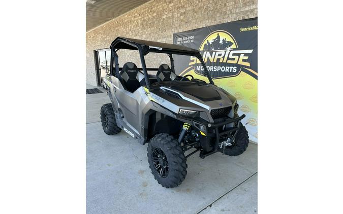 2020 Polaris Industries Polaris GENERAL® 1000 Premium Matte Titanium Metallic