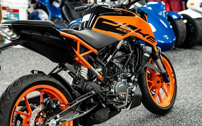 2023 KTM 200 Duke