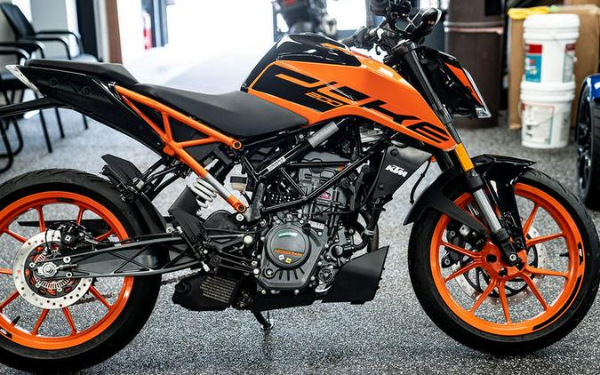 2023 KTM 200 Duke