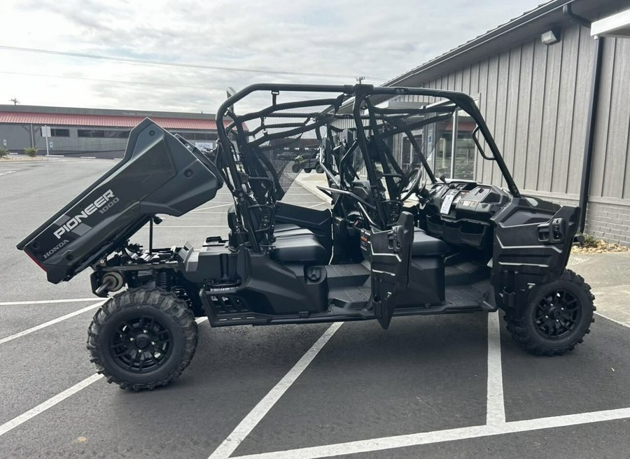 2025 Honda Pioneer 1000-6 Crew Deluxe